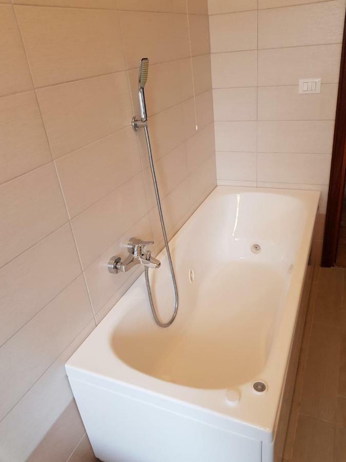 Villa Lorenzo Primo Piano Camaiore Luaran gambar